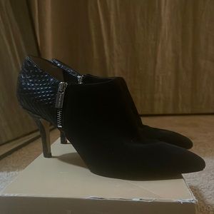 Michael Michael Kors, Clara Mid Bootie, Black Suede, 9M
